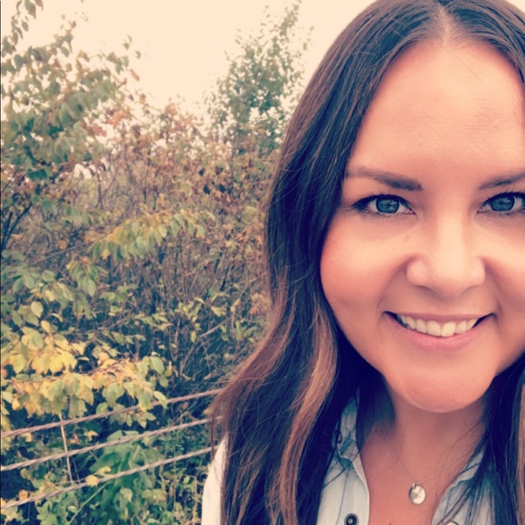 Meet your Posher, Marni - Picture 2 of 2